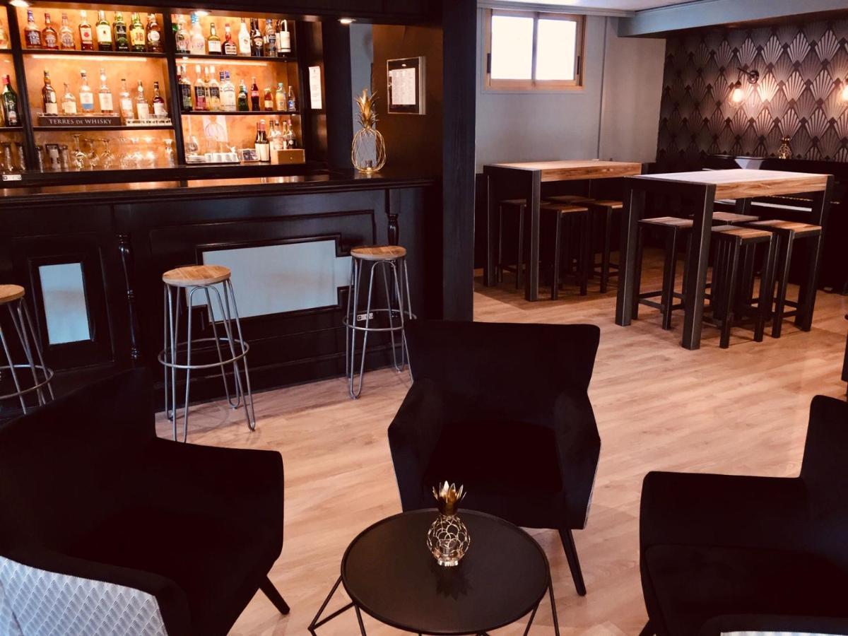 Hotel Le Cardinal Rueil Centre Zewnętrze zdjęcie